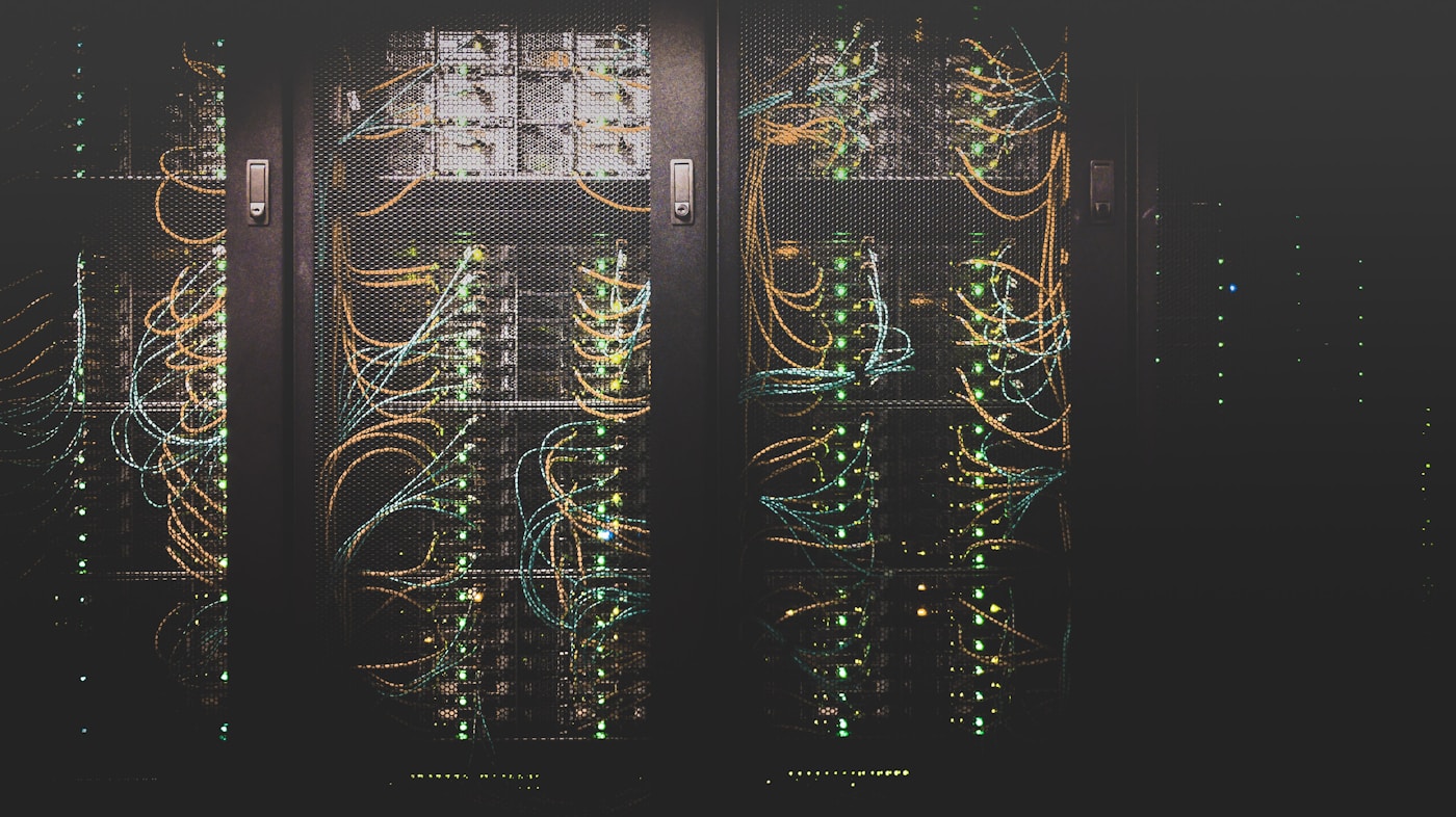 Server racks with network cabling in a data centre
